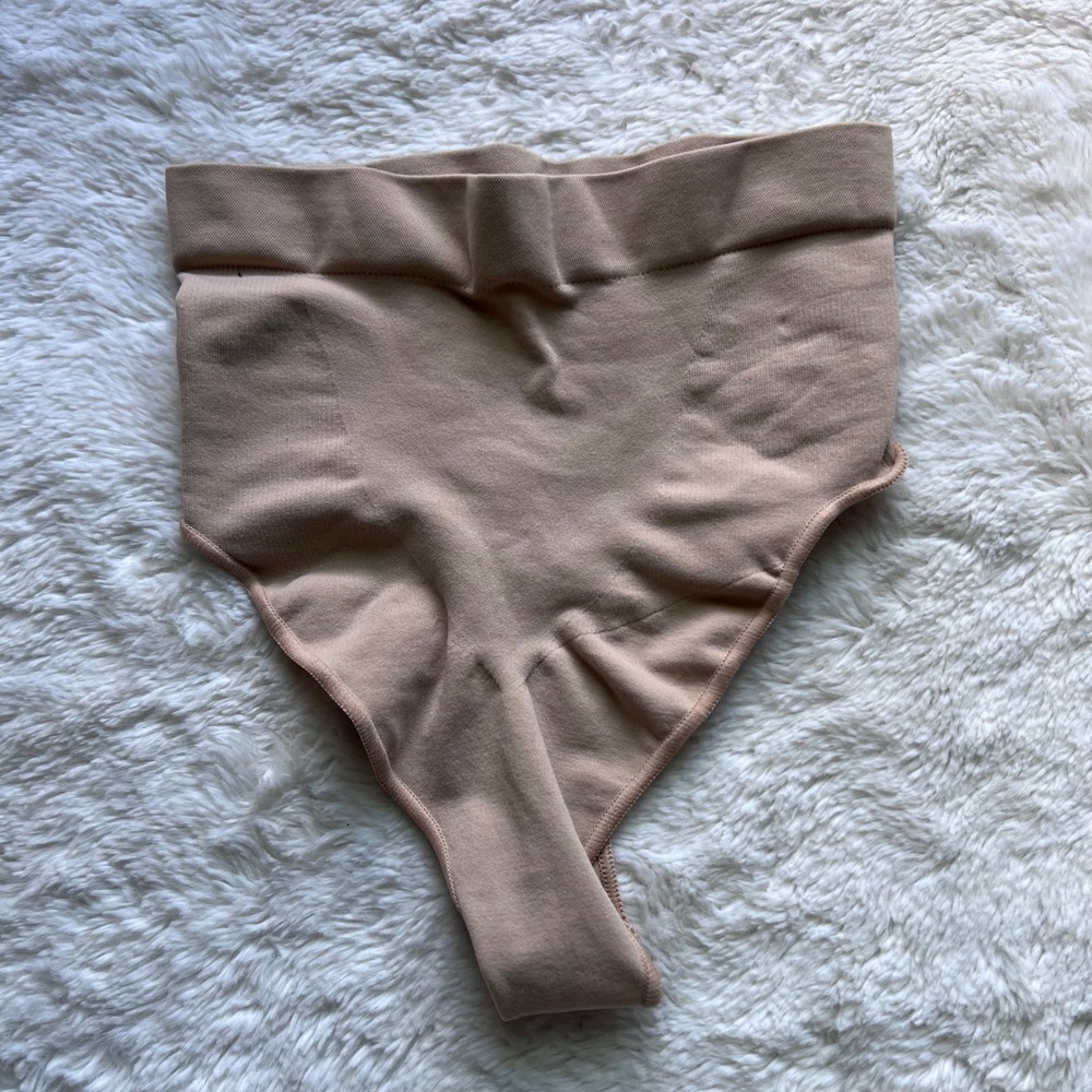 SKIMS High Waisted Sculpting Brief Shapewear Sand Beige XXS/XS SH-MWT-0198 NWOT